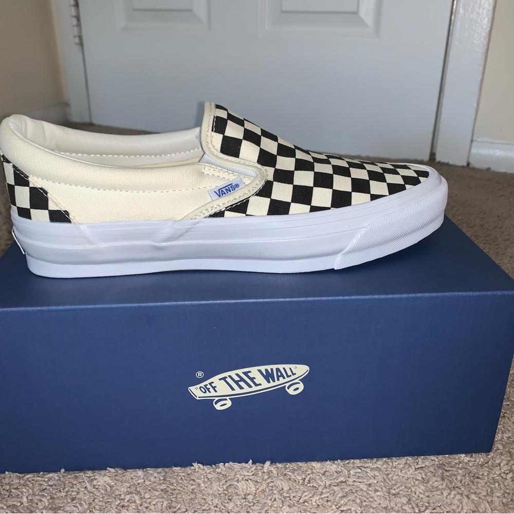 Women's Cream Sneakers